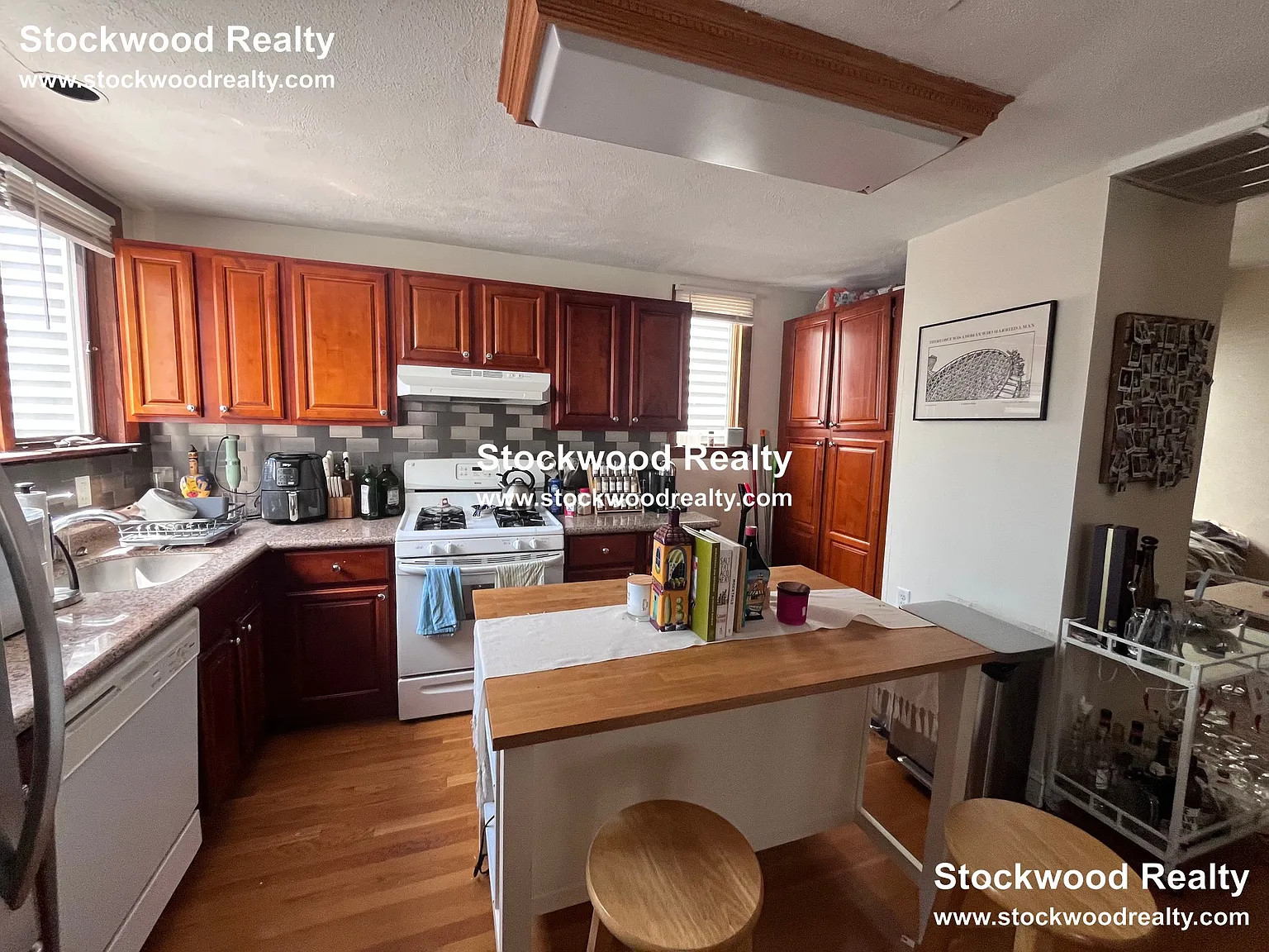 3 bed, 1.0 bath, $4,200 — Photo 4