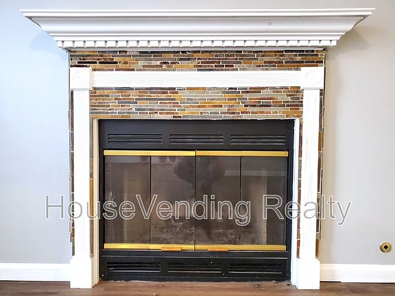 3rd image of 9734 Hawkdale Ln
