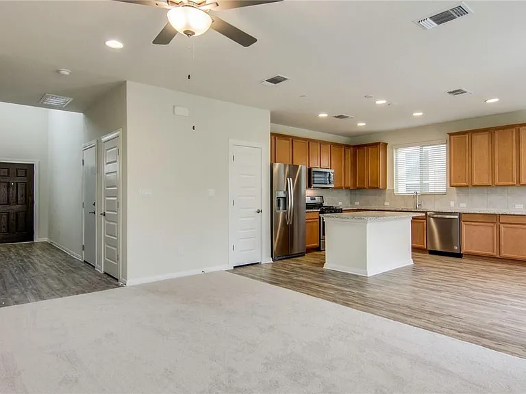 15912 Windroot St — Photo 10
