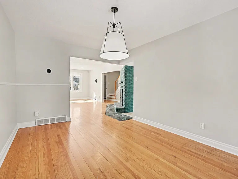 1071 Aldea Ave — Photo 4