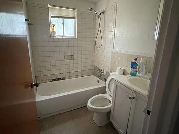 5th image of 3321 Morehouse St