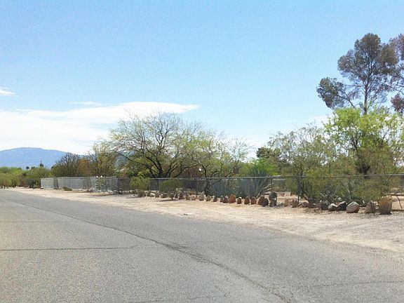 3rd image of 4450 E San Carlos Pl S #0