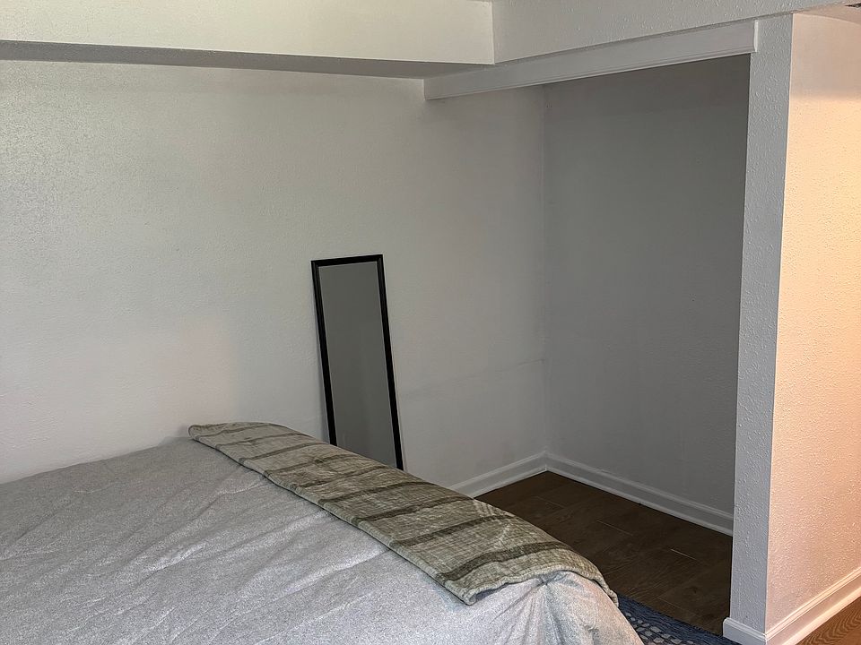 2nd image of 8712 Hamlet Ave S