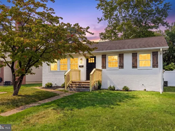 8483 Arbutus Rd, Pasadena, MD 21122