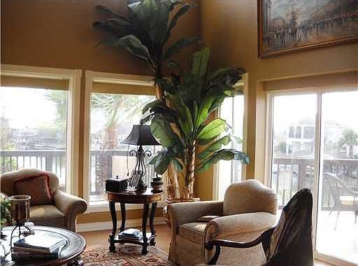 2 story living area