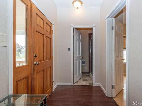 3rd image of 210 N King St