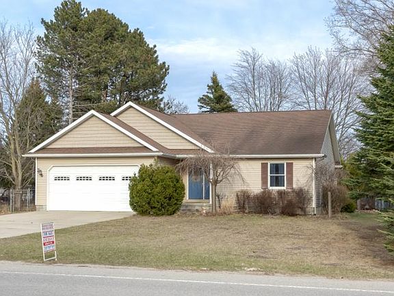 3rd image of 28 N Barrie Rd