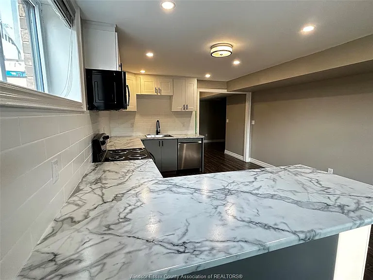 2125 Fox Run Rd — Photo 8