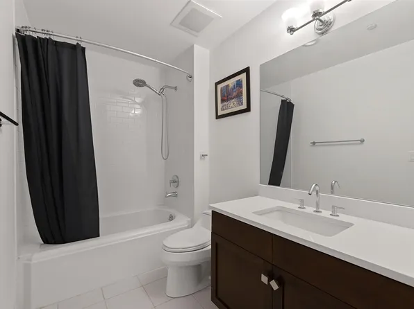 38 Oxford Landing image 16 of 22