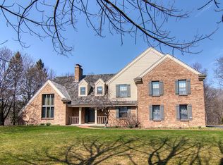 9939 N Valley Hill Dr, Mequon, WI 53092