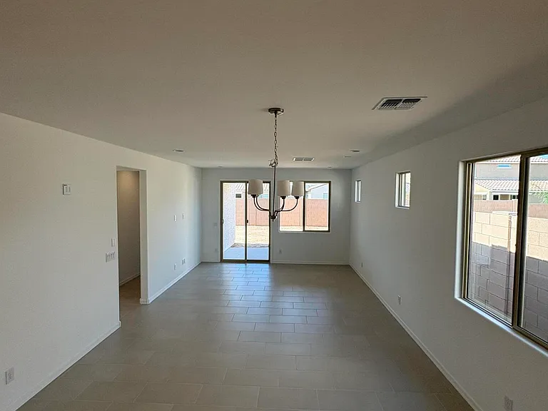 17613 W Georgia Ave — Photo 15