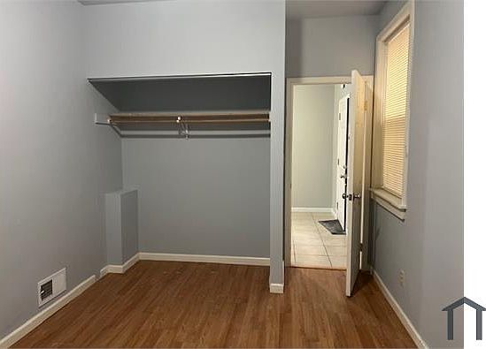 3rd image of 1656 Newcomb Ave