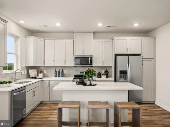 735 Platinum Dr, Phoenixville, PA 19460