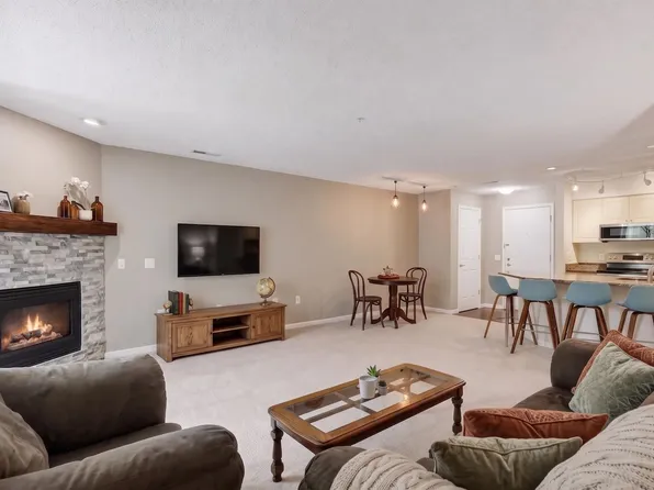 8510 Greenway Blvd Unit 104, Middleton, WI 53562