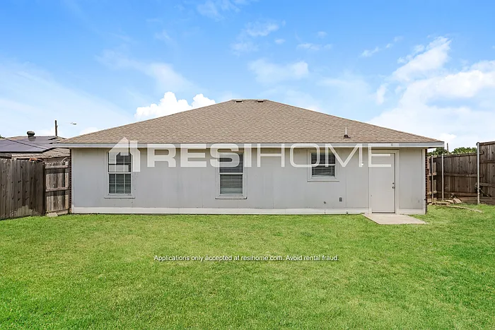 2626 Camel Ct — Photo 11