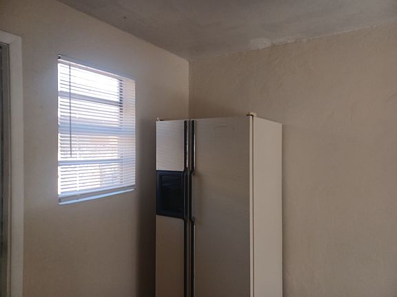 5th image of 3424-3426 Katherine St