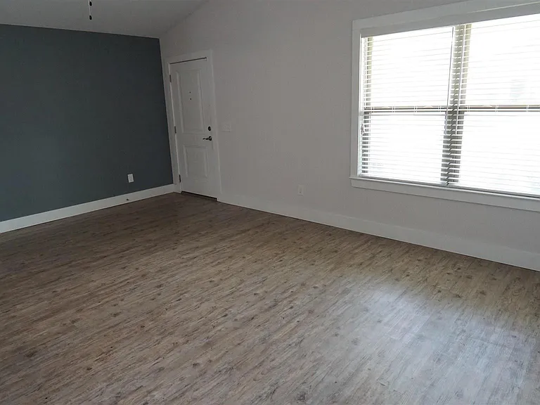 138 Cottage View Dr — Photo 8
