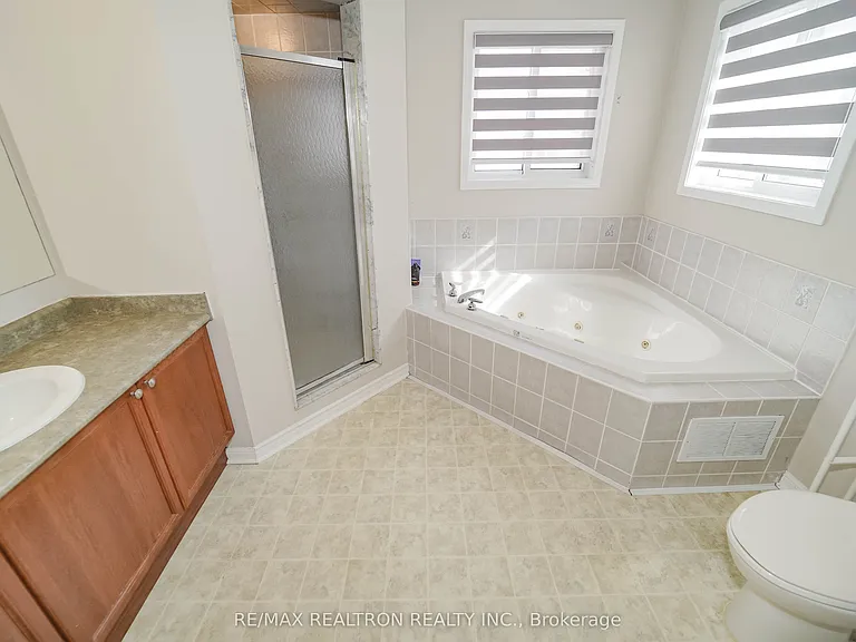59 Scottsdale Dr — Photo 17