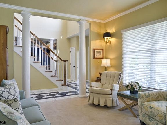 4th image of 17 Scarlet Oak Rd