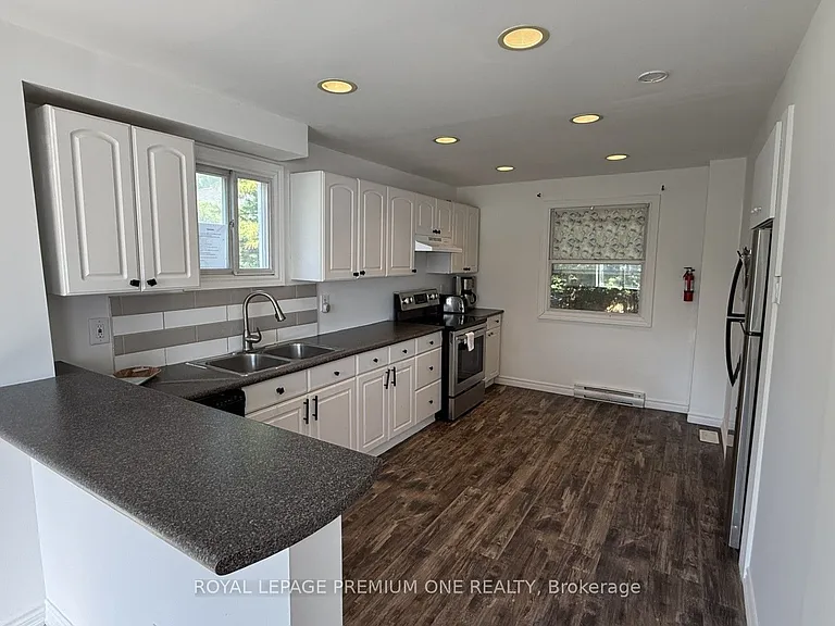 512 Mosley St #WHOLE HOUSE — Photo 16