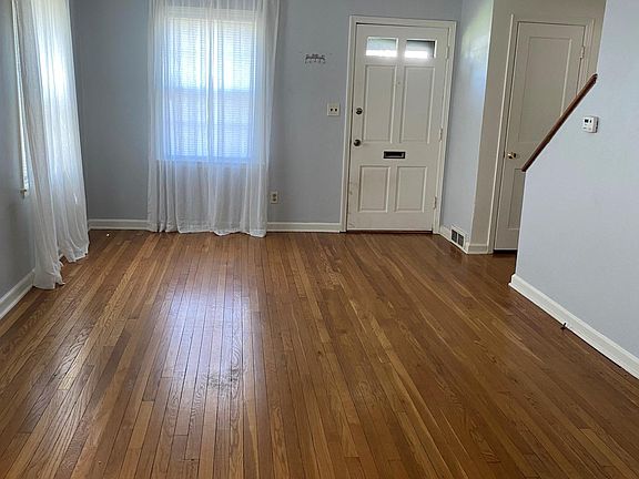 5th image of 7213 Wyandotte St #7213