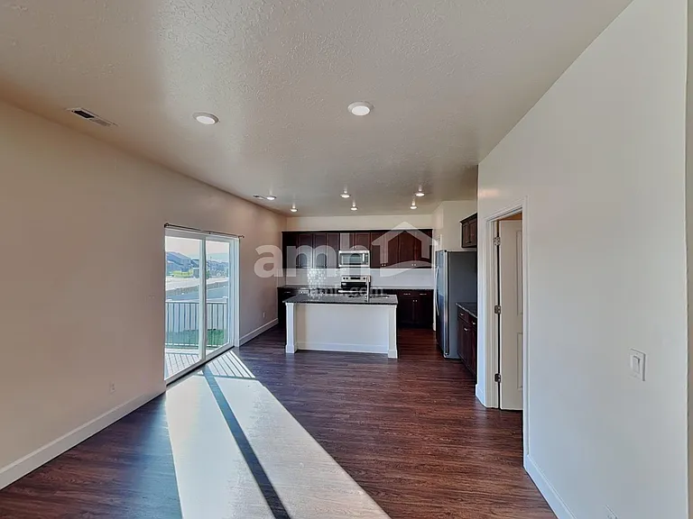 1175 N Wagon Way — Photo 5