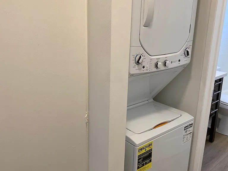 Washer/Dryer in unit