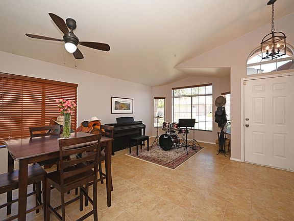 5th image of 23878 N 72nd Pl