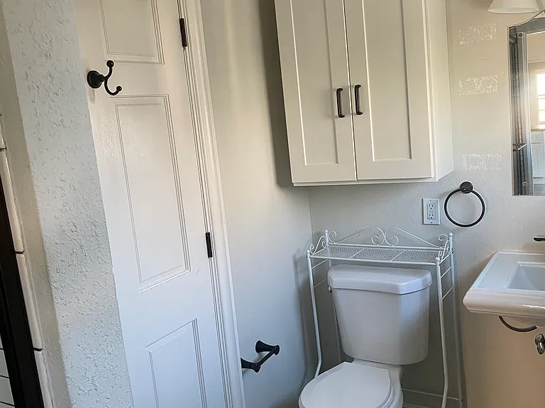 4627 Shattuck Ave #B — Photo 17