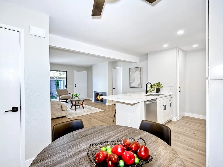 9209 Village Glen Dr #146 — Photo 6