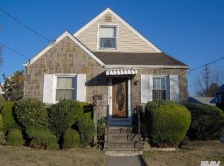 63 Ribbon St, Franklin Square, NY 11010