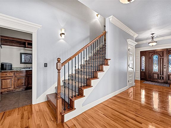 5th image of 307 NE Branchwood Ter