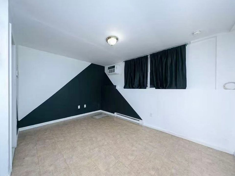 Building Photo 4