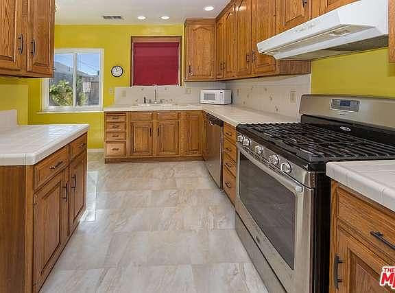5th image of 12770 Lorne St