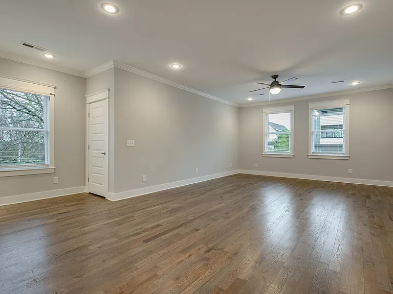 718 S 13th St — Photo 34