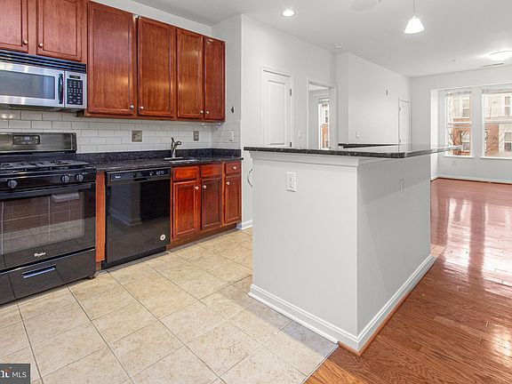 4th image of 2655 Prosperity Ave APT 313
