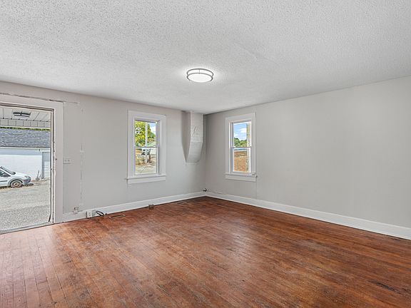 4th image of 900 Mulberry St #1/2