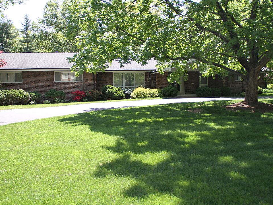 1st image of 722 Dominion Dr