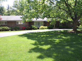 722 Dominion Dr, Saint Louis, MO 63131