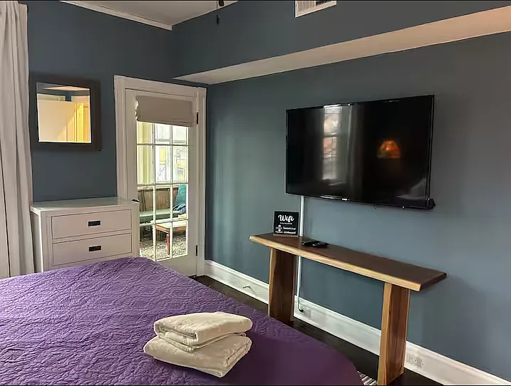 2326 Rosewood Ave — Photo 14