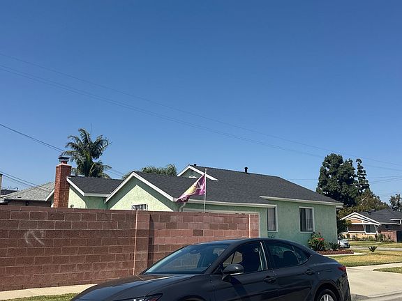 3rd image of 15329 Caulfield Ave
