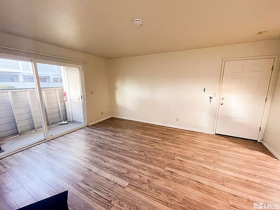 3rd image of 2445 Sycamore Glen Dr APT 4