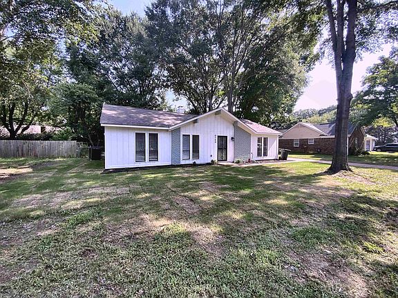 2nd image of 6744 Bainbridge Dr