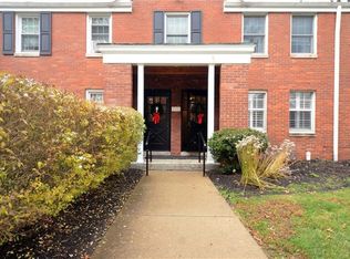 832 Thorn St APT 12, Sewickley, PA 15143