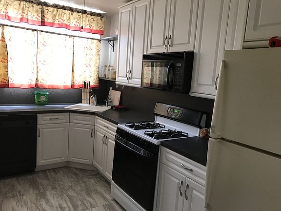 3rd image of 83 Beechwood Pl #2