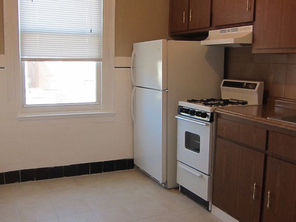 1st image of 2523 44th St #1