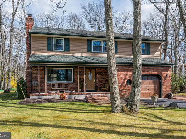 229 Lake Shore Dr, Marlton, NJ 08053