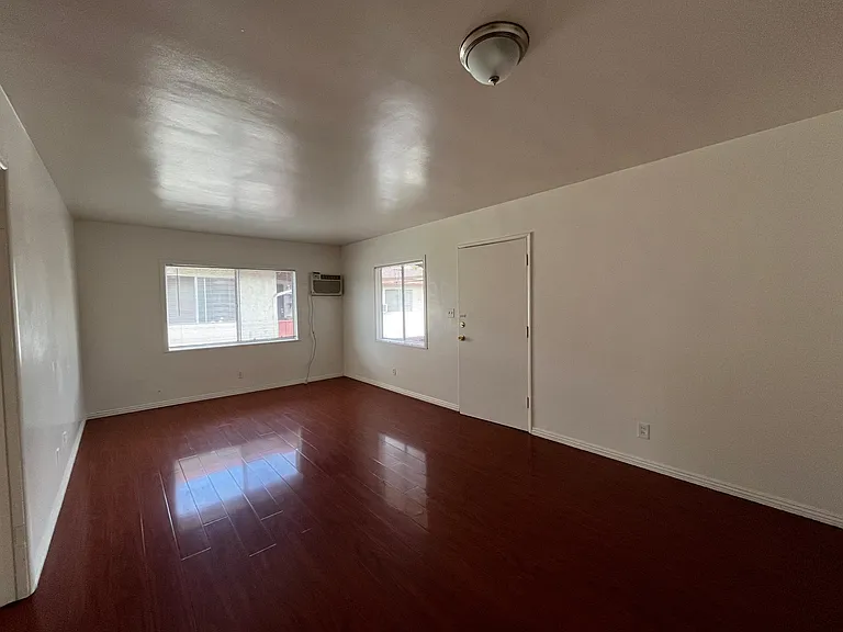 220 S Olive Ave #D — Photo 6