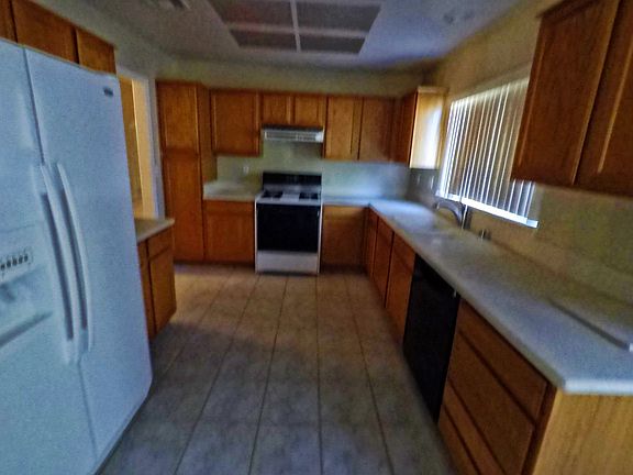 5th image of 2448 Desert Sands Dr