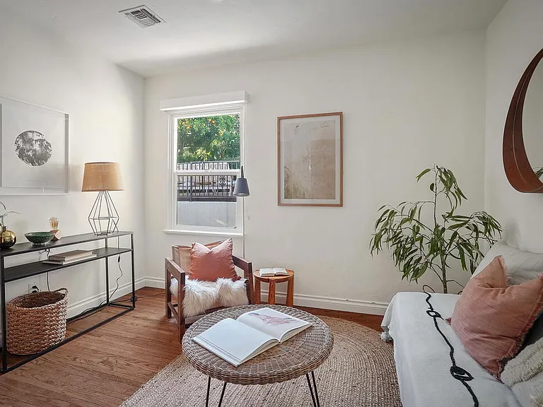 2269 Cove Ave — Photo 30